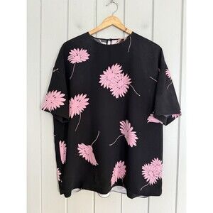 No. 21 Top 44 M/L Black Short Sleeves Pink Floral FLAW